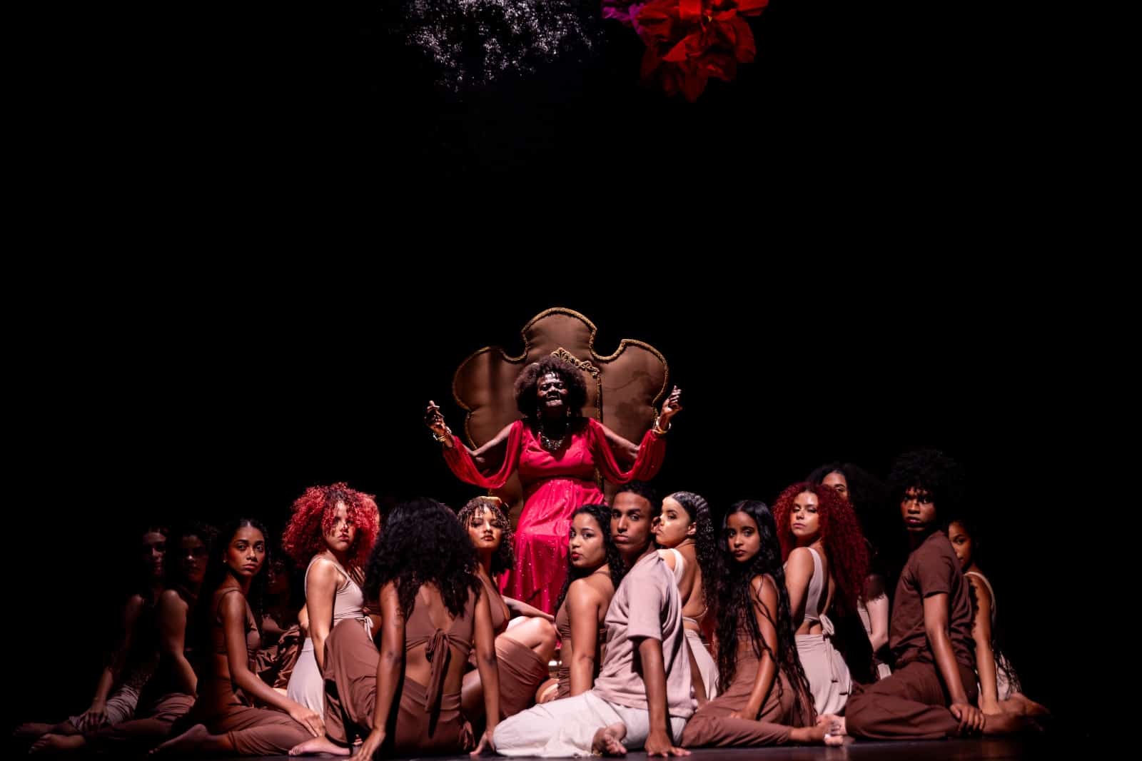 revistaprosaversoearte.com - Ballet Manguinhos homenageia Elza Soares na Central do Brasil