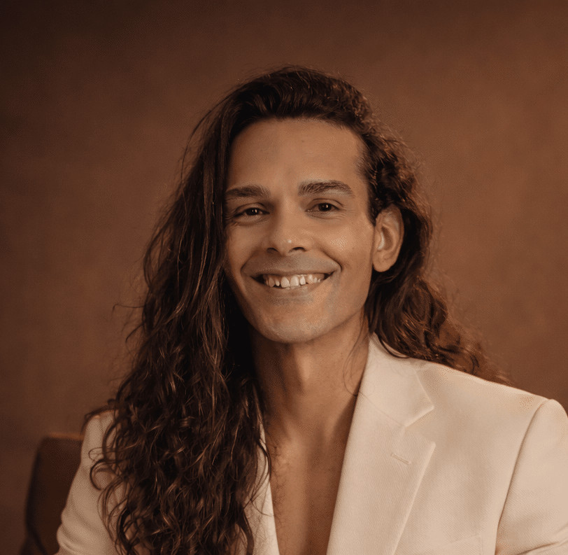 revistaprosaversoearte.com - Thiago Pach lan&ccedil;a single 'Saigon', que foi sucesso na voz de Em&iacute;lio Santiago