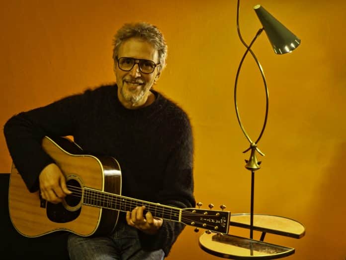 Vitor Ramil apresenta novo show no Sesc Pinheiros