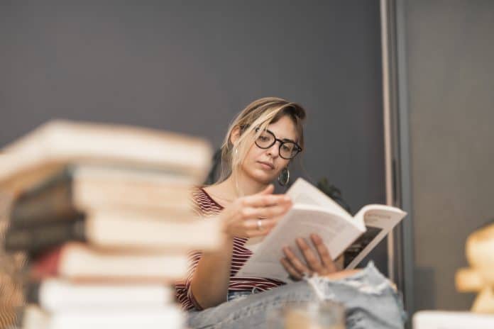 Como manter a leitura em dia e o corpo saudável em um mundo tão agitado