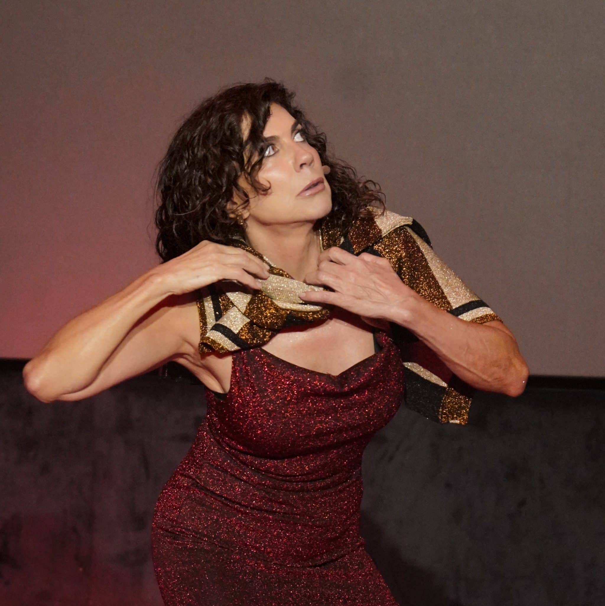 revistaprosaversoearte.com - Angela Dippe volta em cartaz com 'Da Puberdade &agrave; Menopausa'