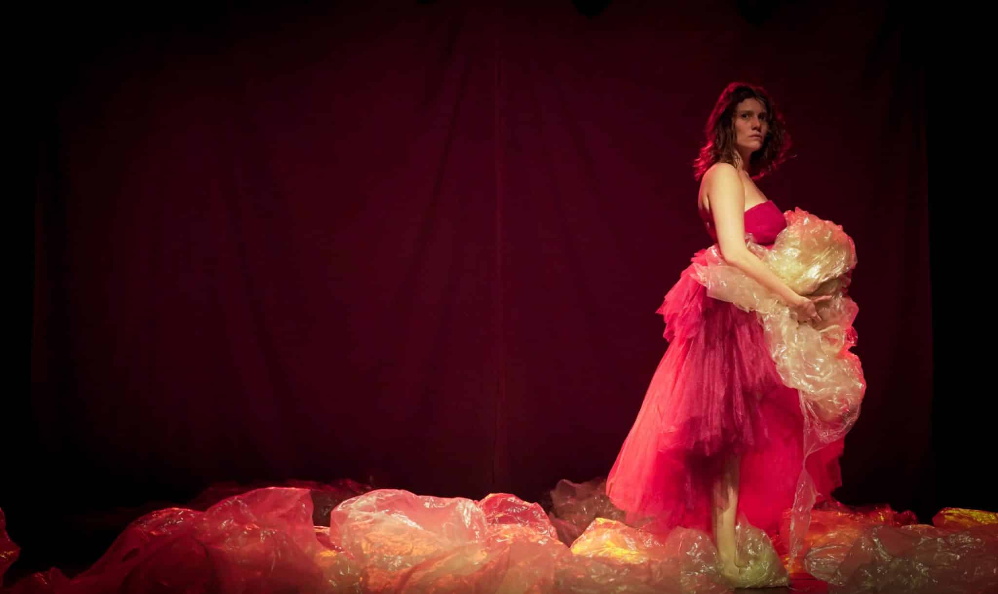 Corpo feminino é tema de espetáculo que estreia no Teatro Sérgio Porto revistaprosaversoearte.com - Corpo feminino é tema de espetáculo que estreia no Teatro Sérgio Porto