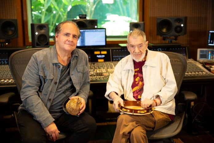Airto Moreira e Ricardo Bacelar lançam álbum ‘Maracanós’