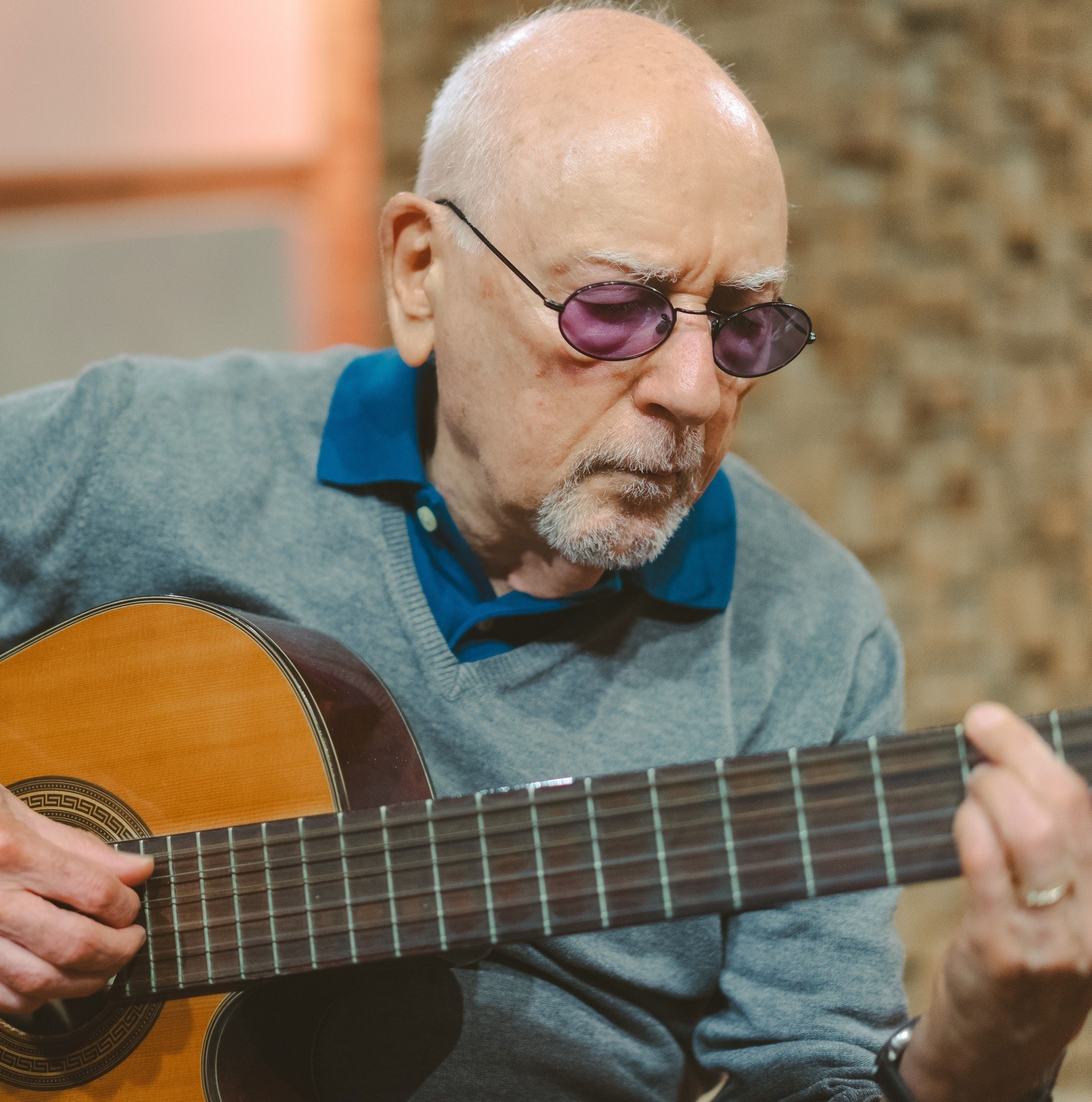 revistaprosaversoearte.com - Dino Galv&atilde;o Bueno lan&ccedil;a &aacute;lbum 'Falando de Amigos'