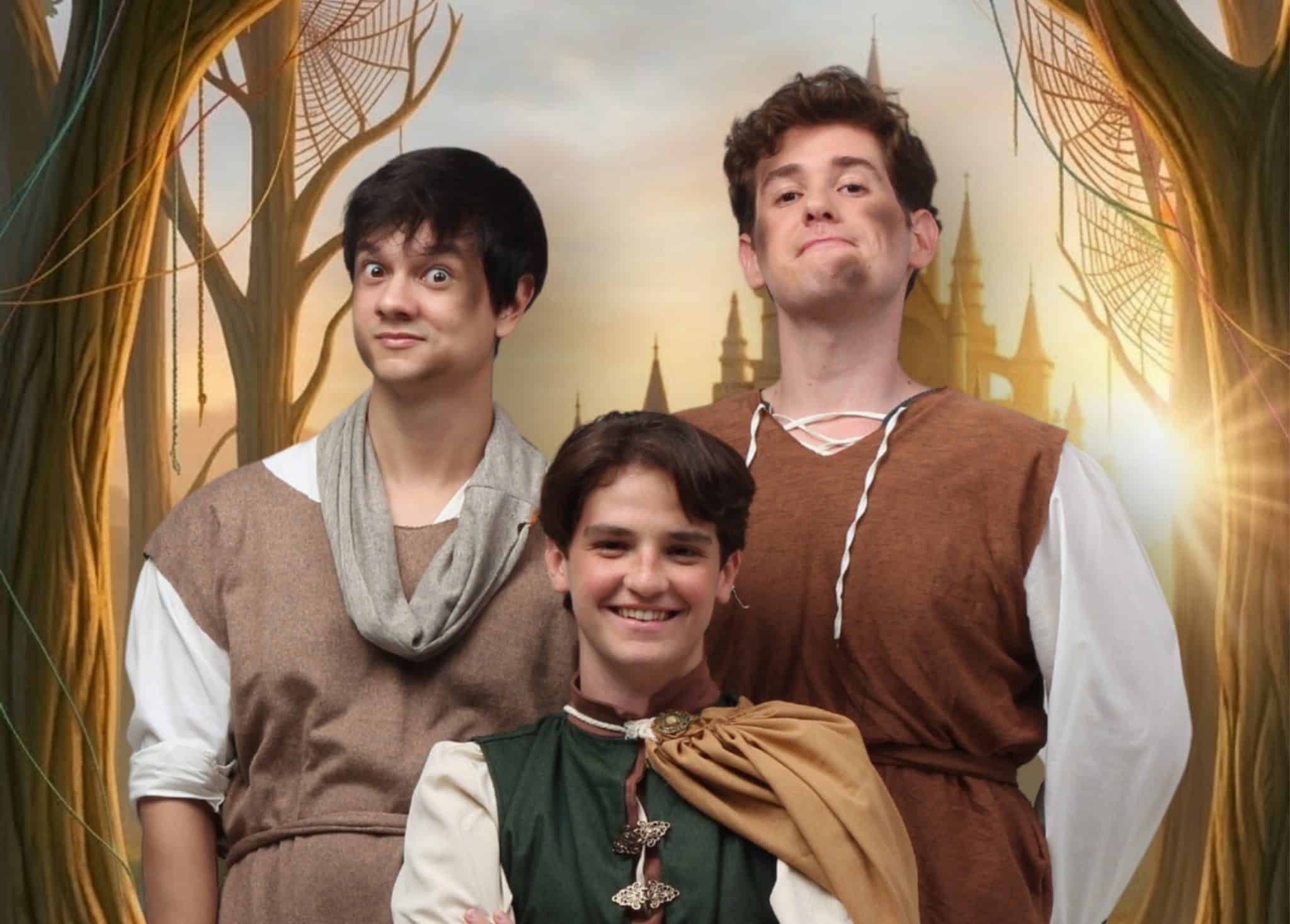 Espetáculo reúne Branca de Neve, Alice e outros em nova montagem no Teatro das Artes revistaprosaversoearte.com - Espetáculo reúne Branca de Neve, Alice e outros em nova montagem no Teatro das Artes