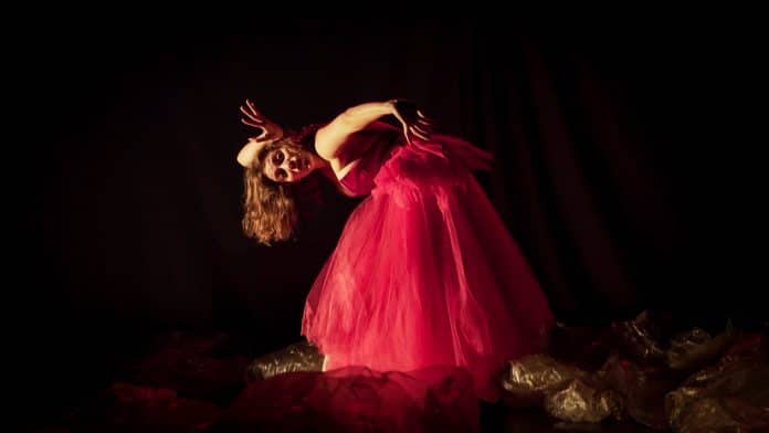 Corpo feminino é tema de espetáculo que estreia no Teatro Sérgio Porto