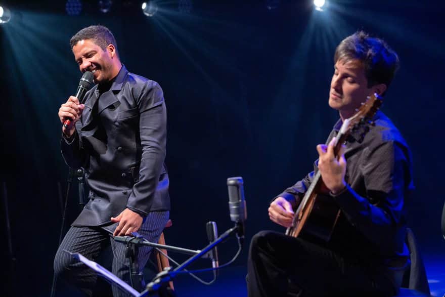 revistaprosaversoearte.com - Tenor Jean William e violonista Rafael Altro apresentam concerto no CCSP