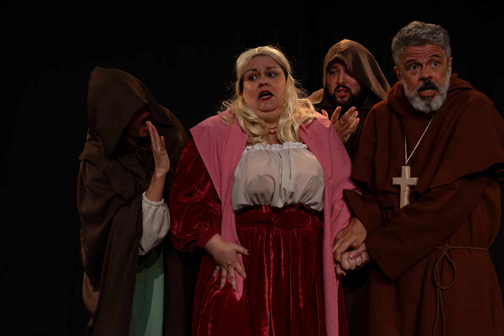 revistaprosaversoearte.com - Com&eacute;dia in&eacute;dita 'O Diabo com Tetas', de Dario Fo, estreia no Teatro Commune
