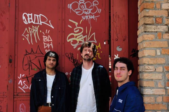 Estéreo Boutique lança EP ‘meias verdades’