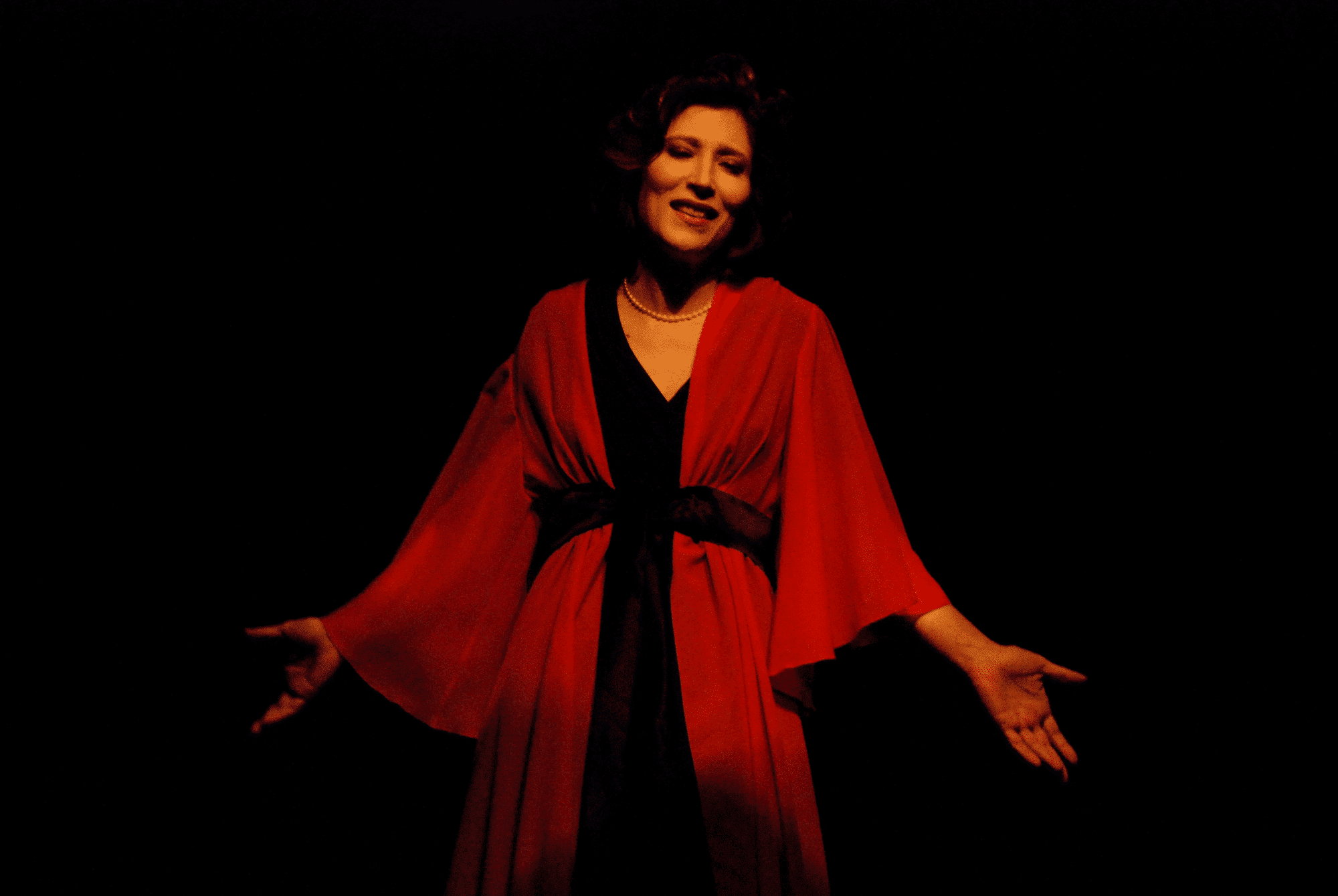 Temporada prorrogada | Beth Goulart, em Simplesmente eu, Clarice Lispector, no Teatro Moise Safra revistaprosaversoearte.com - Temporada prorrogada | Beth Goulart, em Simplesmente eu, Clarice Lispector, no Teatro Moise Safra