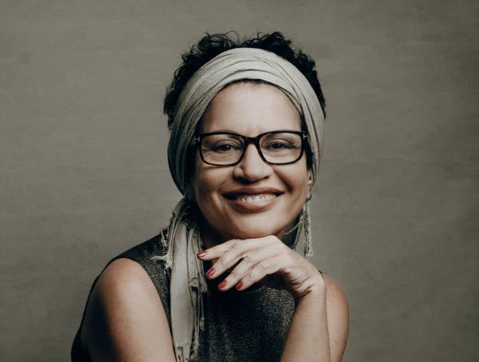 Viviane Mosé apresenta espetáculo ‘Um sim à vida’ no Teatro J. Safra