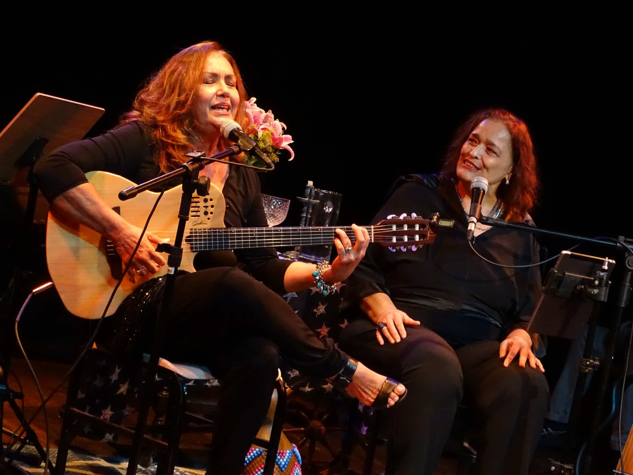 revistaprosaversoearte.com - Casa do Choro | Jane Duboc e Clarisse Grova apresentam espet&aacute;culo 'L&aacute; e C&aacute;'