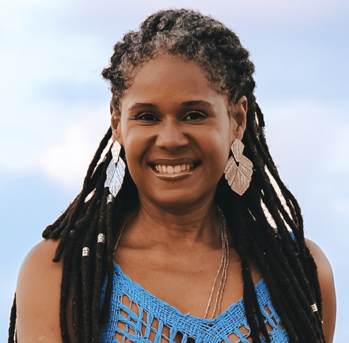 revistaprosaversoearte.com - Ana Flauzina lan&ccedil;a &aacute;lbum 'Rabiscos para o mar'