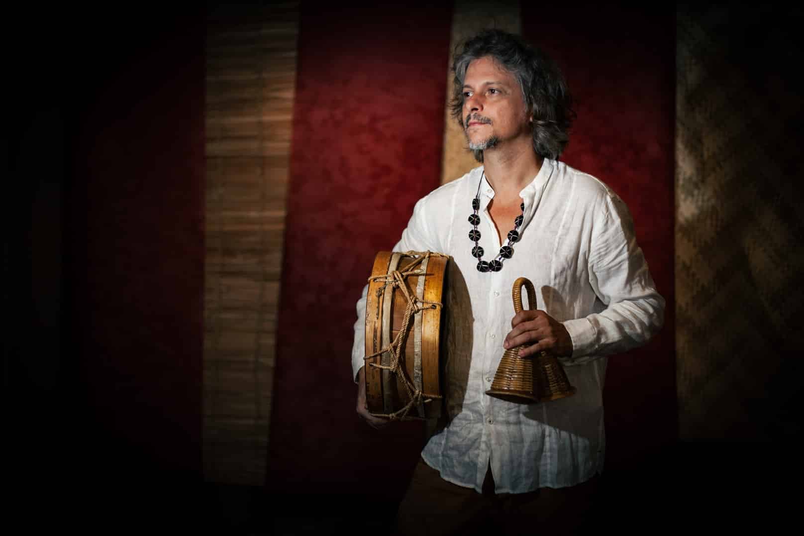 revistaprosaversoearte.com - Bernardo Aguiar lan&ccedil;a &aacute;lbum visual 'K&aacute;minhos Benagui&aacute;'