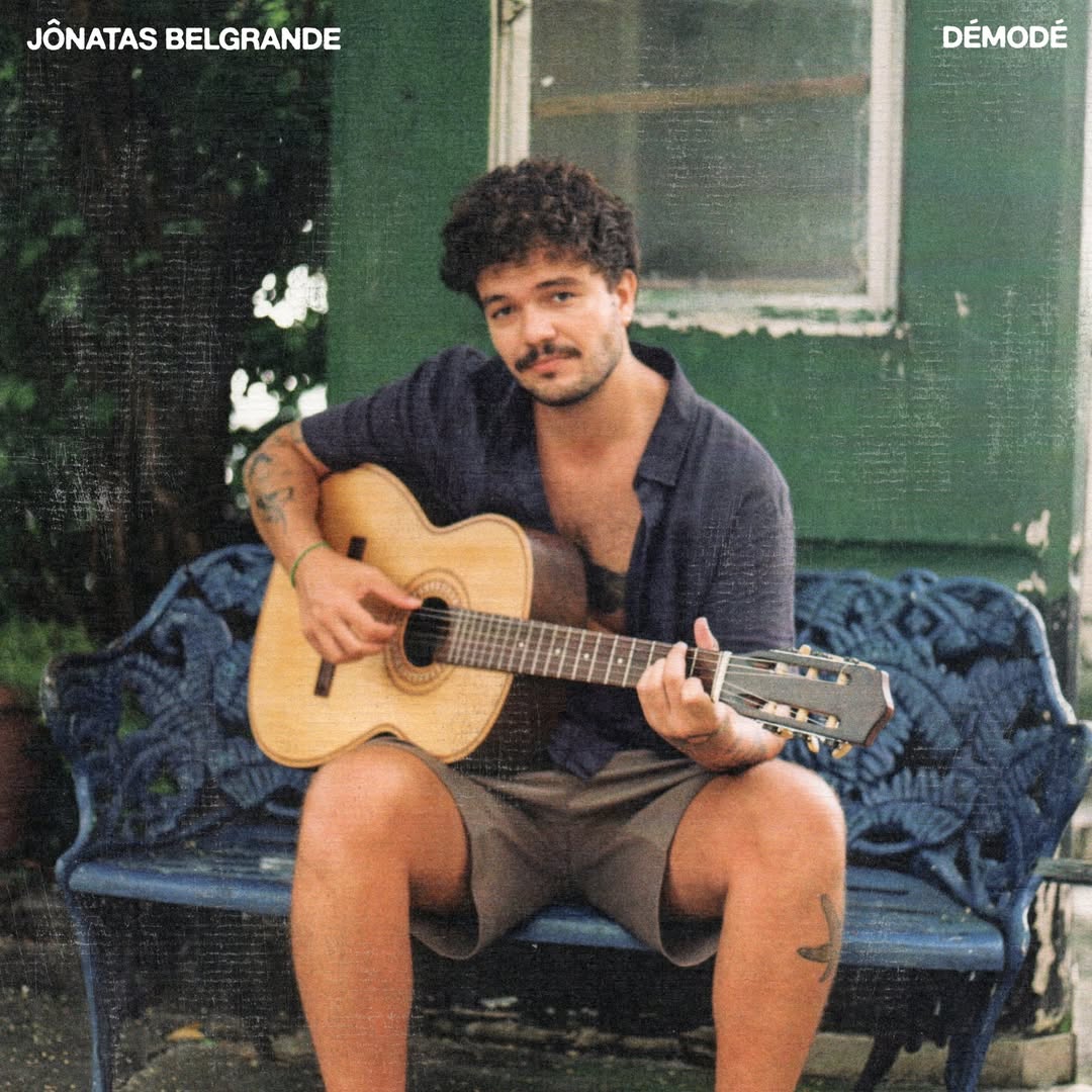 revistaprosaversoearte.com - J&ocirc;natas Belgrande lan&ccedil;a &aacute;lbum 'D&eacute;mod&eacute;'