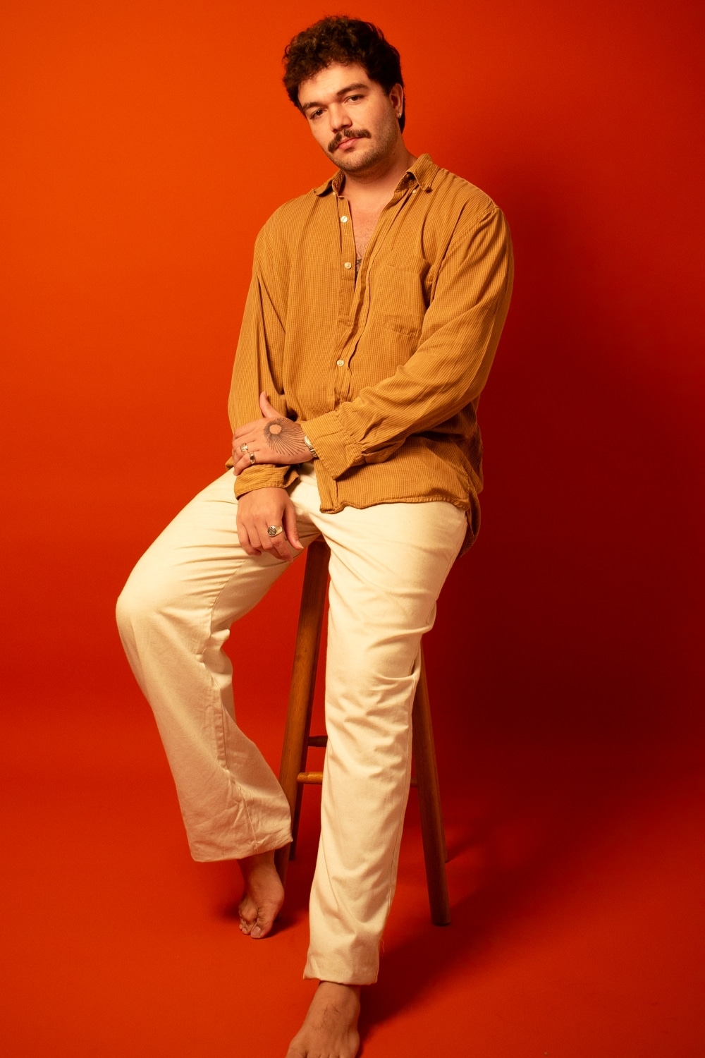 revistaprosaversoearte.com - J&ocirc;natas Belgrande lan&ccedil;a &aacute;lbum 'D&eacute;mod&eacute;'