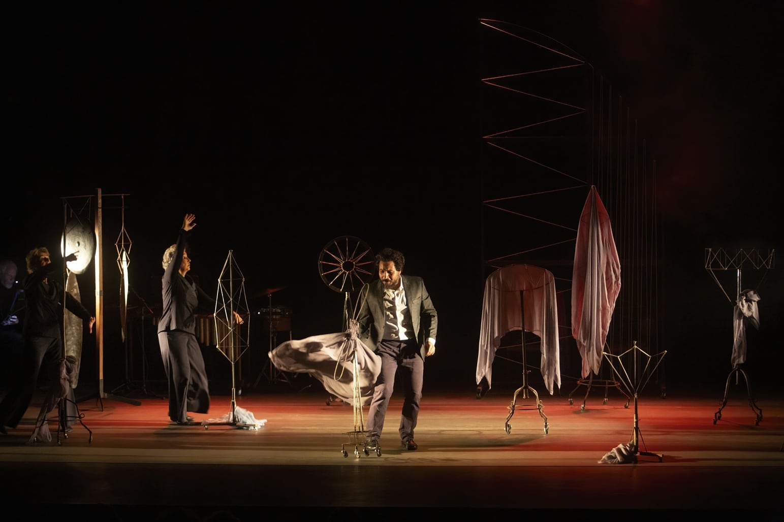 Nova temporada | 'Na Anatomia Oca dos Pássaros' revisita Santos Dumont em ensaio lírico no Teatro Manás revistaprosaversoearte.com - Nova temporada | 'Na Anatomia Oca dos Pássaros' revisita Santos Dumont em ensaio lírico no Teatro Manás
