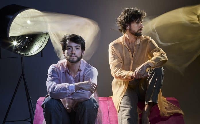 Em cartaz | espetáculo ‘Poemas’ no Teatro Multiplan