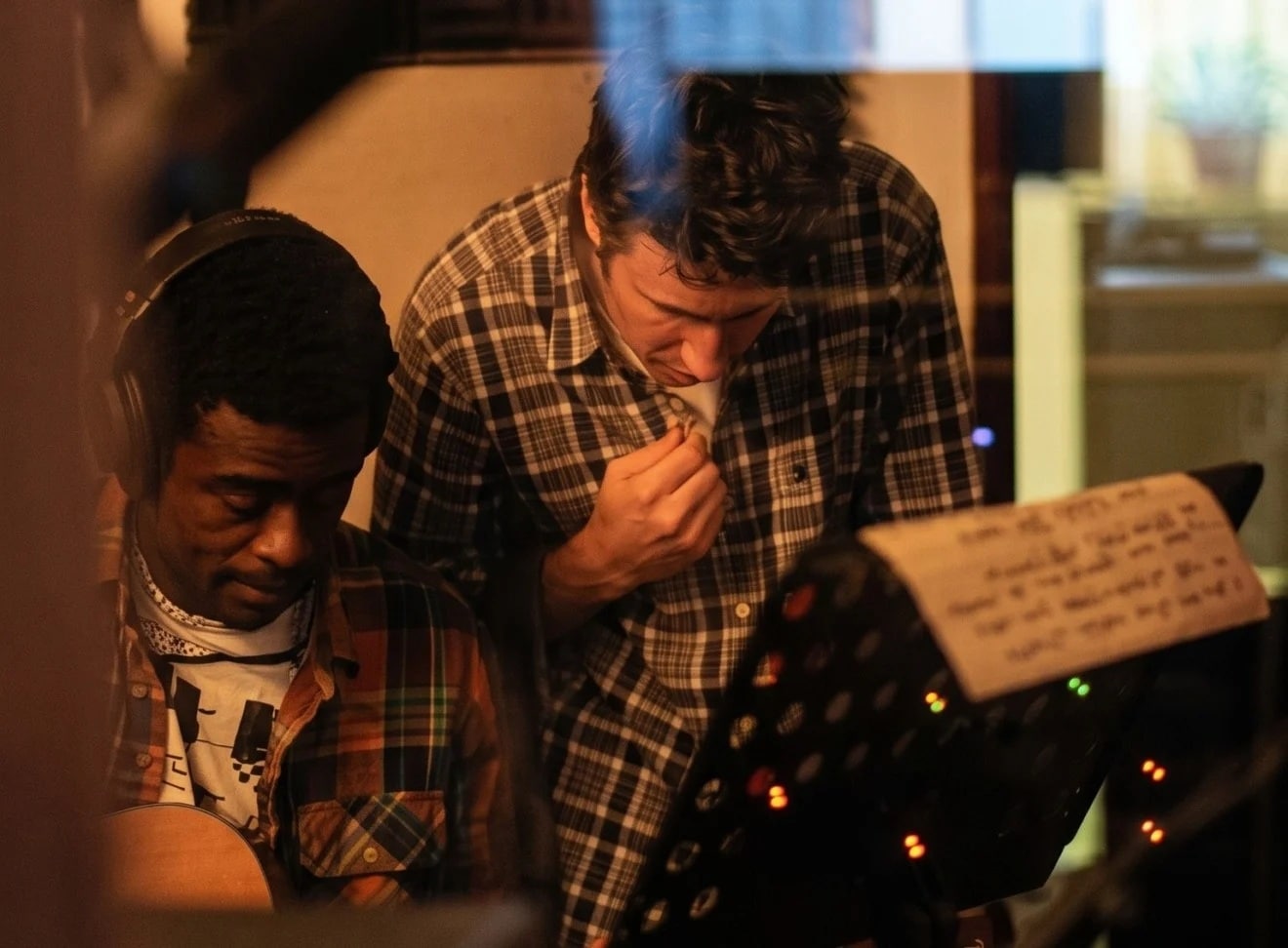 revistaprosaversoearte.com - Seu Jorge lan&ccedil;a 'The Other Side', &aacute;lbum desenvolvido ao longo de 16 anos com Mario Caldato Jr.