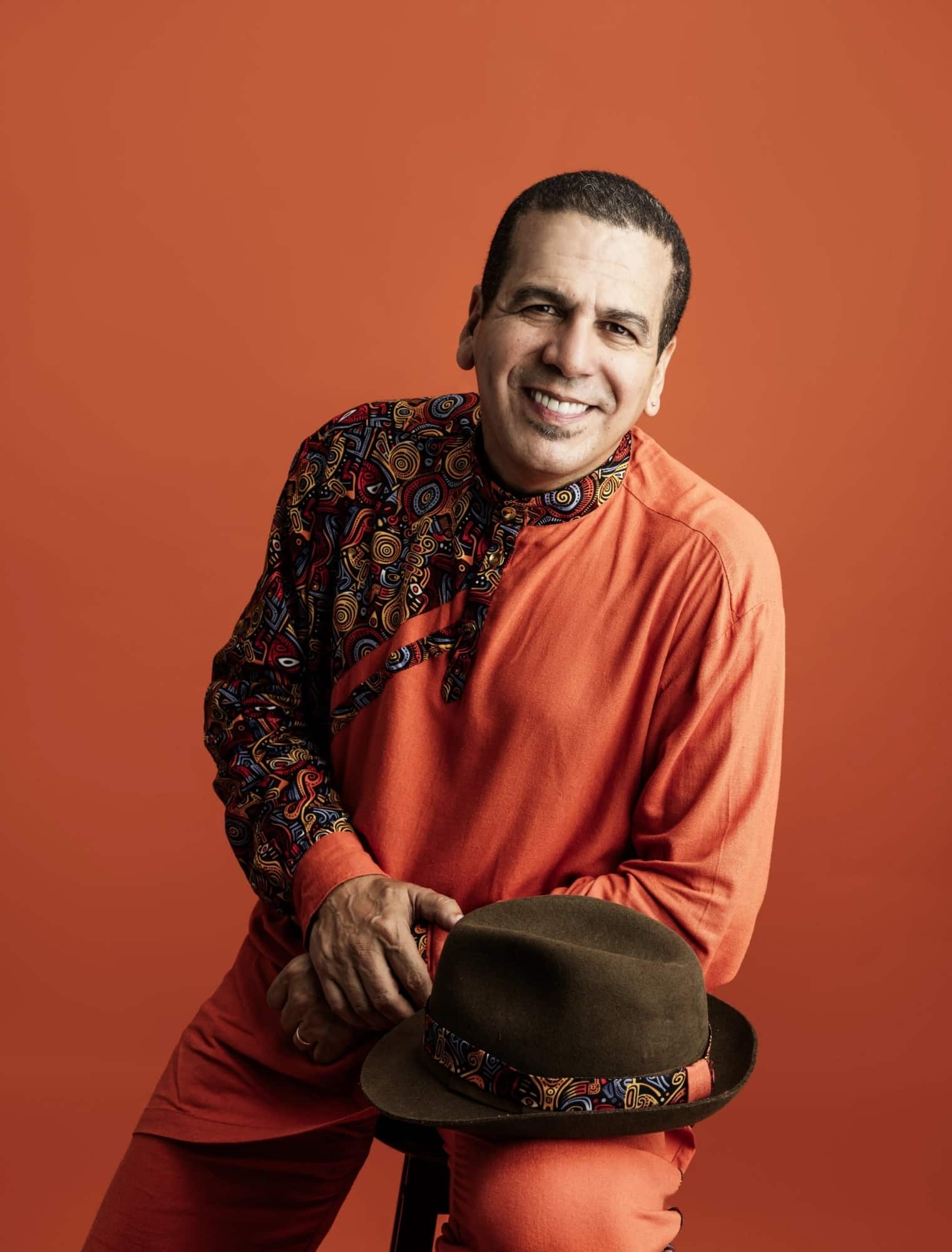 revistaprosaversoearte.com - &Iacute;cone do frevo, Spok lan&ccedil;a &aacute;lbum 'Ra&iacute;zes'