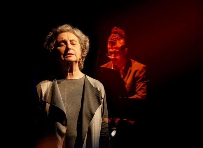Ana Lúcia Torre reestreia ‘Olhos nos Olhos’ em São Paulo