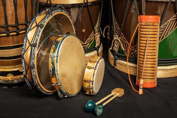 Instituto Tambor inaugura acervo dedicado às tradições percussivas