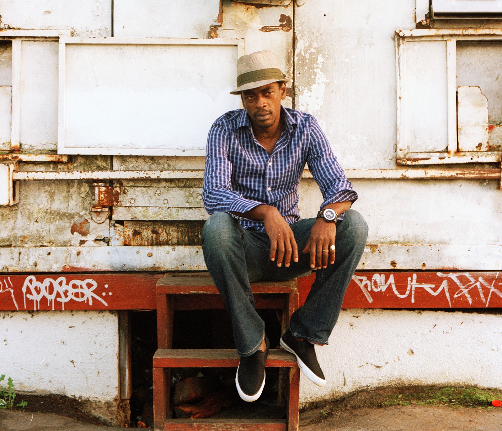 revistaprosaversoearte.com - Seu Jorge lan&ccedil;a 'The Other Side', &aacute;lbum desenvolvido ao longo de 16 anos com Mario Caldato Jr.