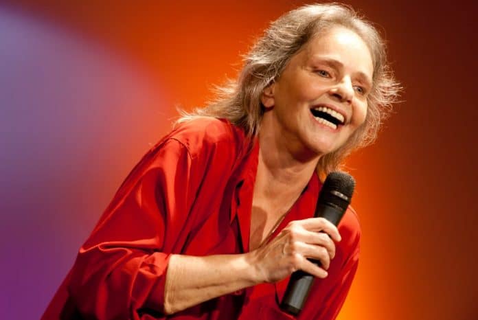 Angela Ro Ro inspira coletânea de contos e poemas lançada em São Paulo