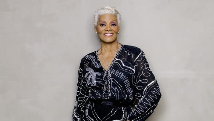 Dionne Warwick se despede dos palcos com a turnê “Over and Out: A Farewell Tour” em outubro no Brasil
