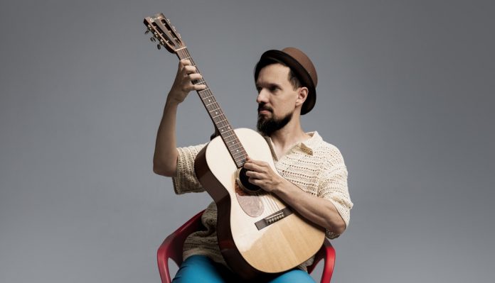 Gustavo Spínola lança o álbum completo ‘Do Acaso ao Cais’