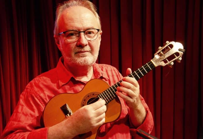 Casa do Choro | Henrique Cazes: 50 anos de Cavaquinho