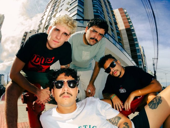 Maré Tardia se apresenta em São Paulo no Casalago Fest