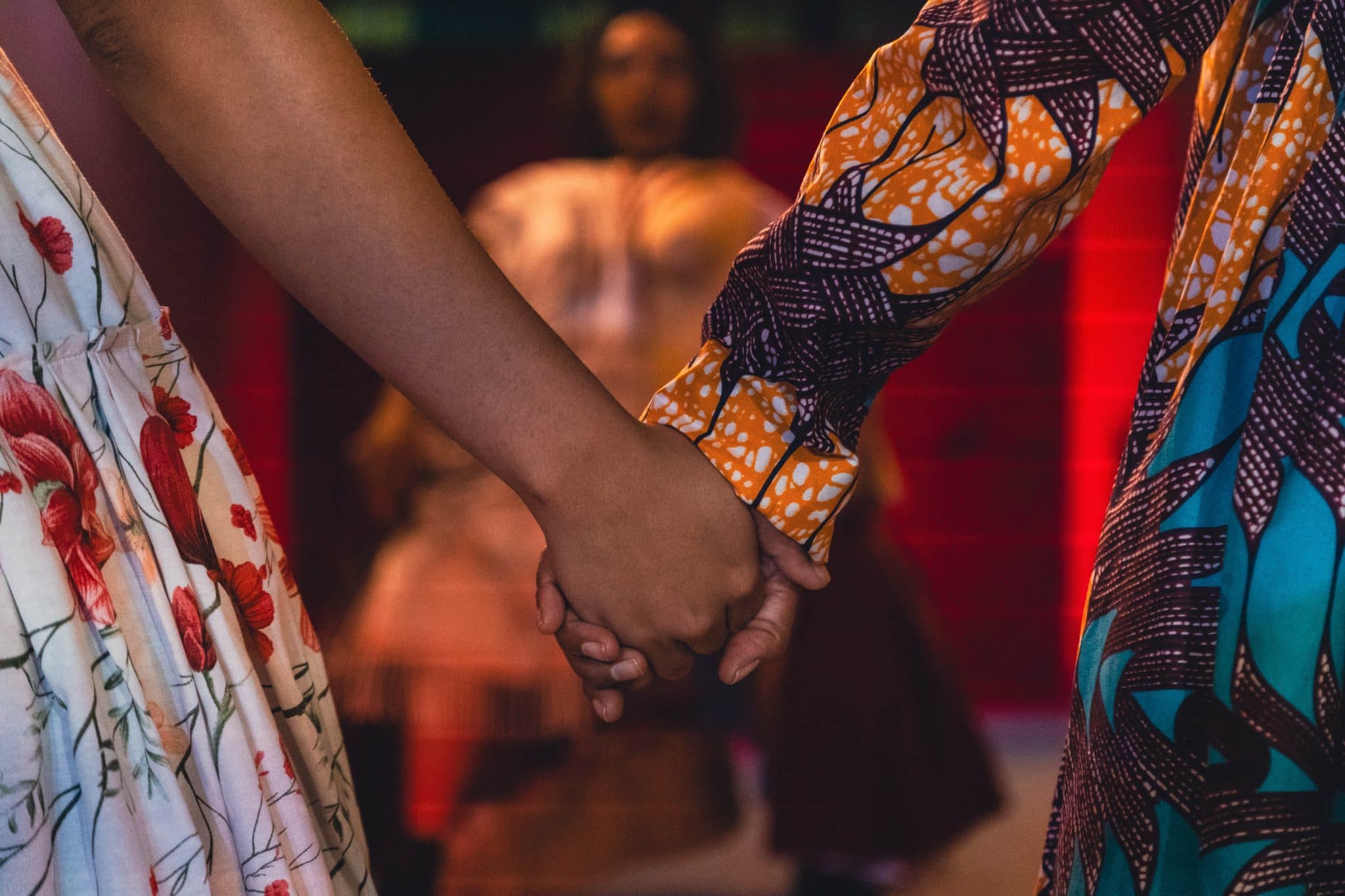 revistaprosaversoearte.com - A Capulanas Cia de Arte Negra inicia as celebra&ccedil;&otilde;es de seus 20 anos com No Baile de Os&aacute; Meji Fa&ccedil;o das Tripas o Meu Cora&ccedil;&atilde;o