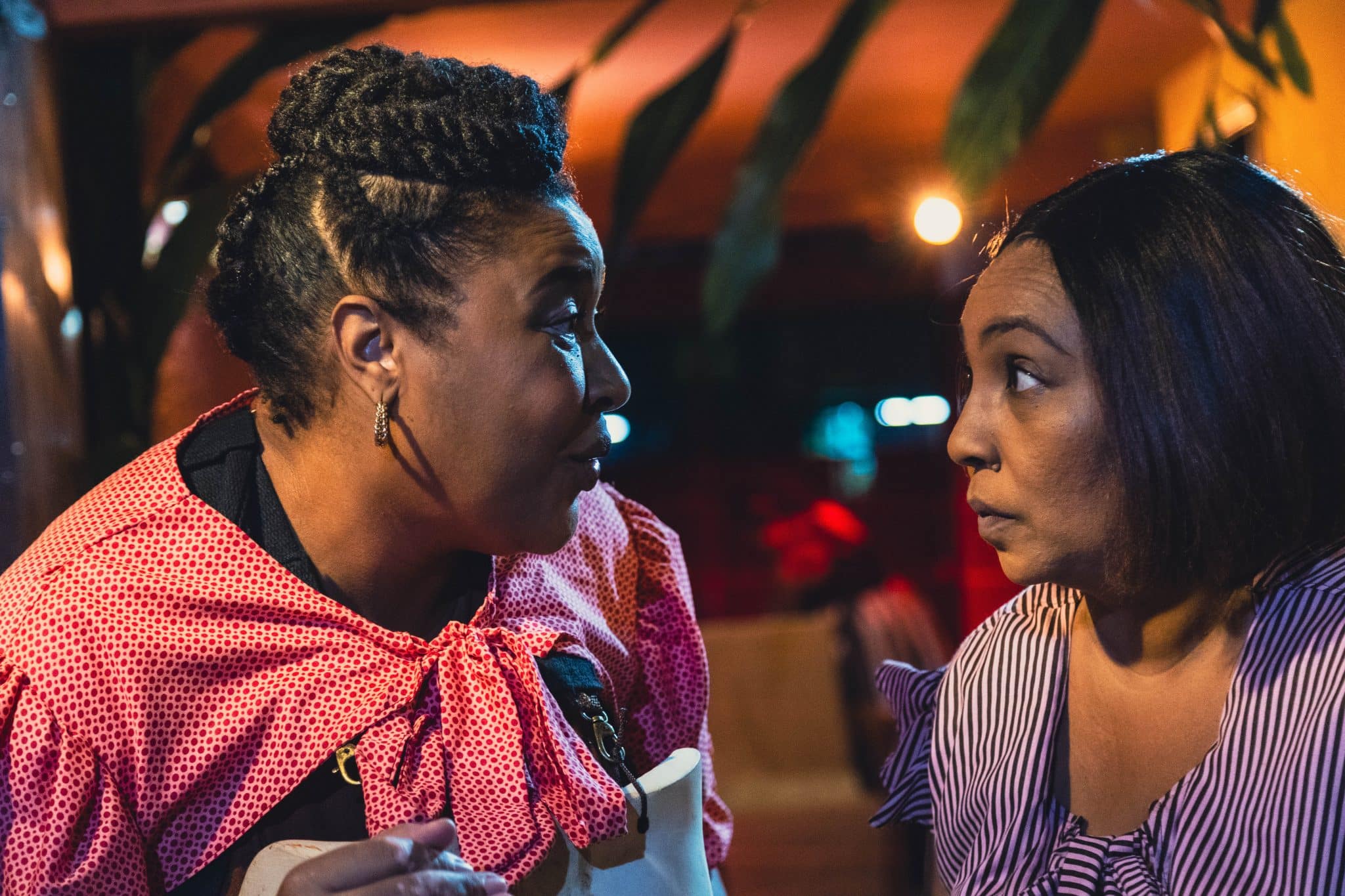 revistaprosaversoearte.com - A Capulanas Cia de Arte Negra inicia as celebra&ccedil;&otilde;es de seus 20 anos com No Baile de Os&aacute; Meji Fa&ccedil;o das Tripas o Meu Cora&ccedil;&atilde;o