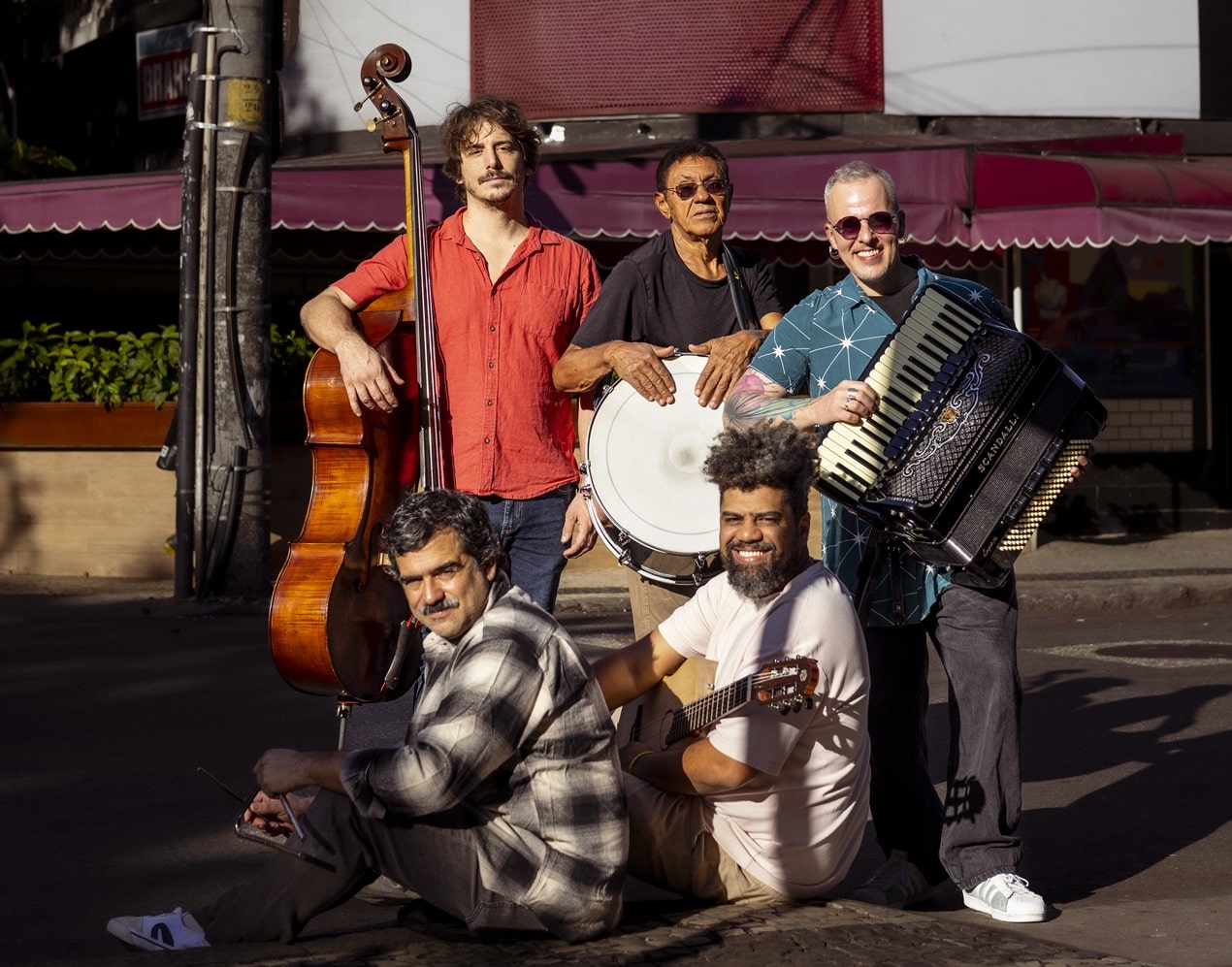 revistaprosaversoearte.com - Pedro Miranda e Forr&oacute; da G&aacute;vea lan&ccedil;am &aacute;lbum 'Amor Verdadeiro'