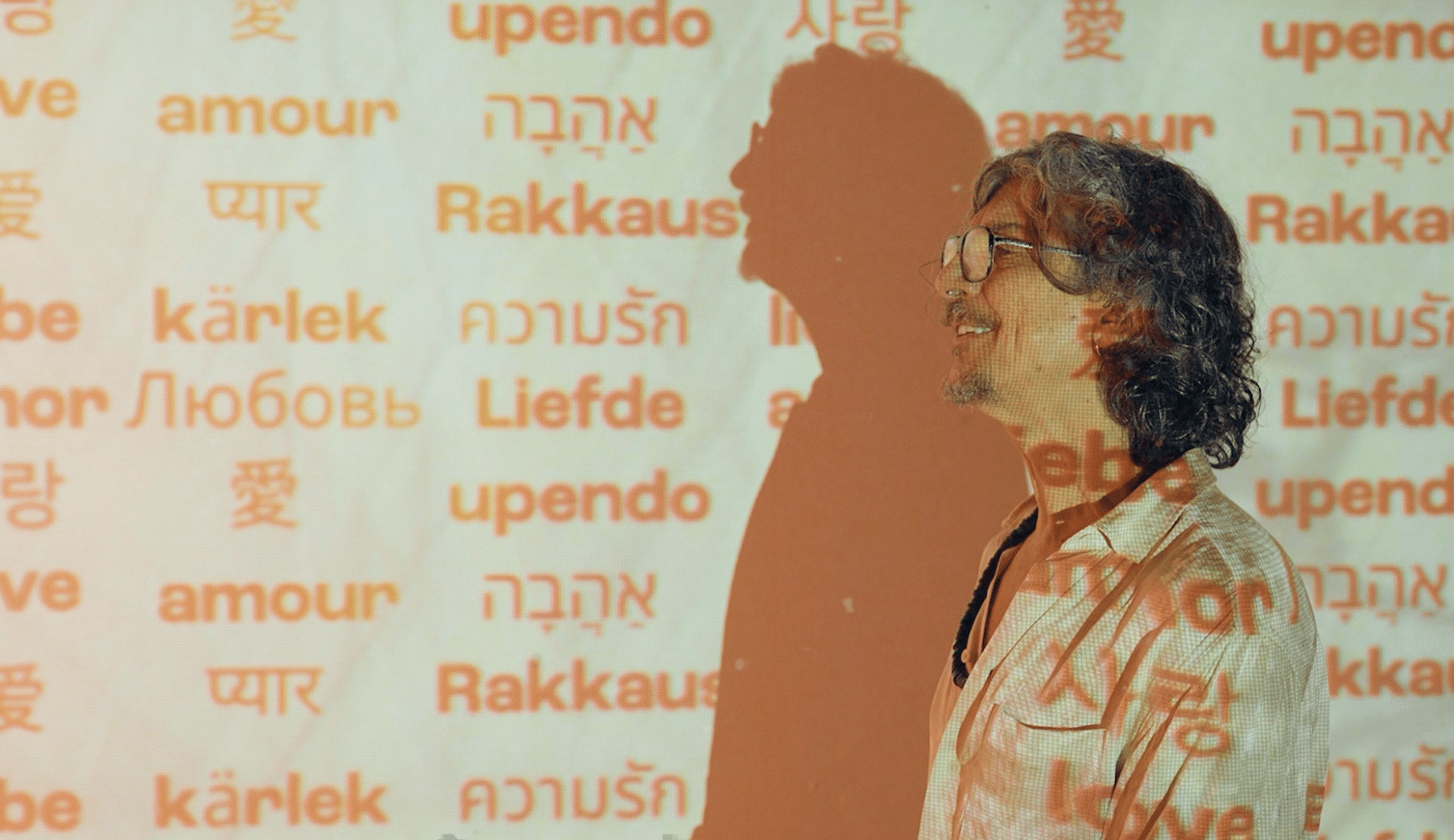 revistaprosaversoearte.com - Pedro Lu&iacute;s estreia videoclipe 'Vem Amar Comigo'