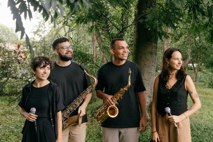 Quarteto Mímica lança single de estreia ‘Brincadeira’