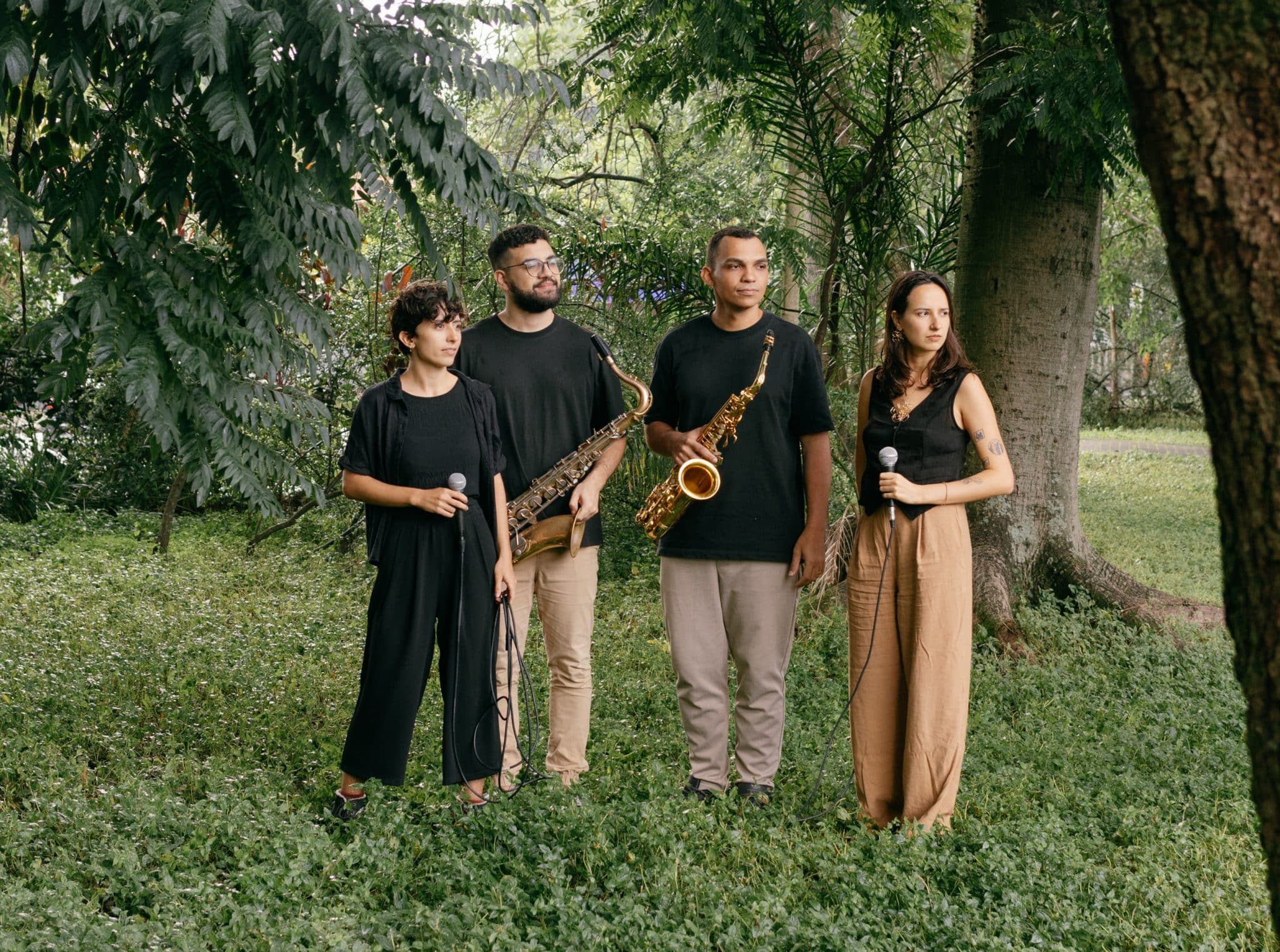 revistaprosaversoearte.com - Quarteto M&iacute;mica lan&ccedil;a single de estreia 'Brincadeira'