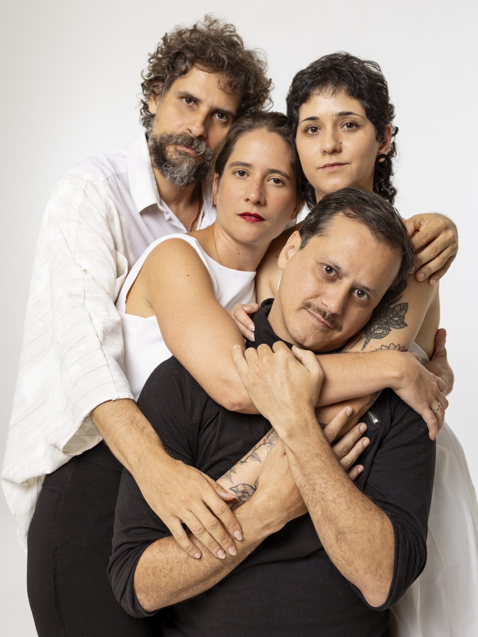 Escafandristas lançam álbum 'Escafandristas cantam Buarque' revistaprosaversoearte.com - Escafandristas lançam álbum 'Escafandristas cantam Buarque'