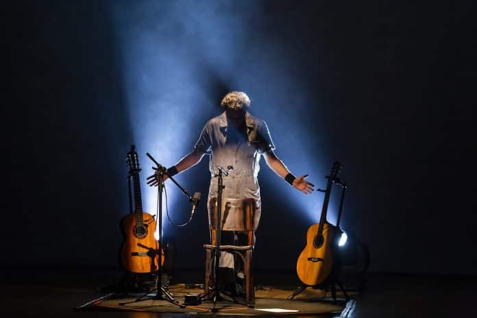Paulinho Moska apresenta ‘Os Violões Fênix do Museu Nacional’ na Caixa Cultural Rio