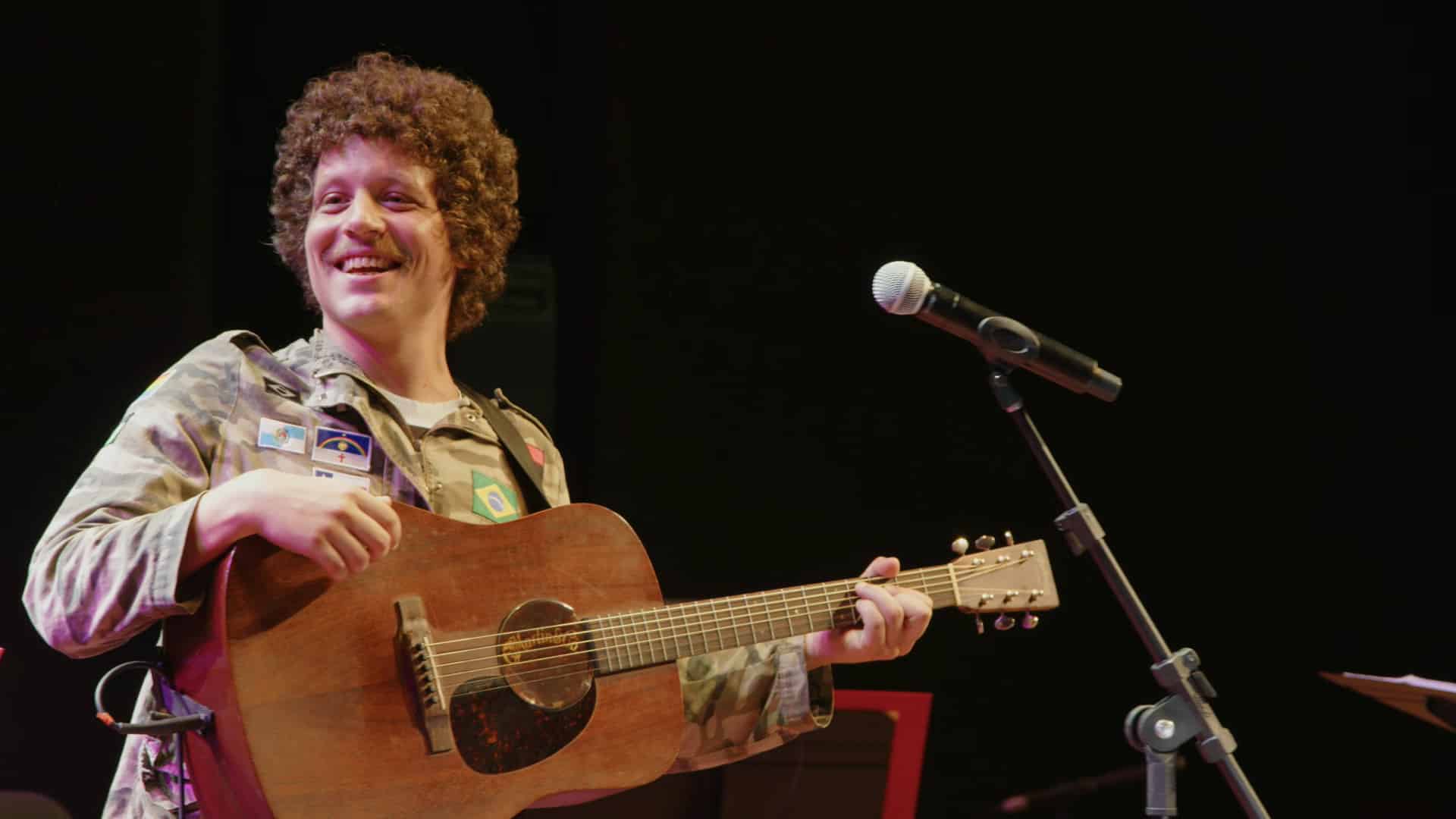 revistaprosaversoearte.com - Chico Chico lan&ccedil;a pela Deck o 2&ordm; Ato de EP gravado ao vivo com a Orquestra Sesiminas
