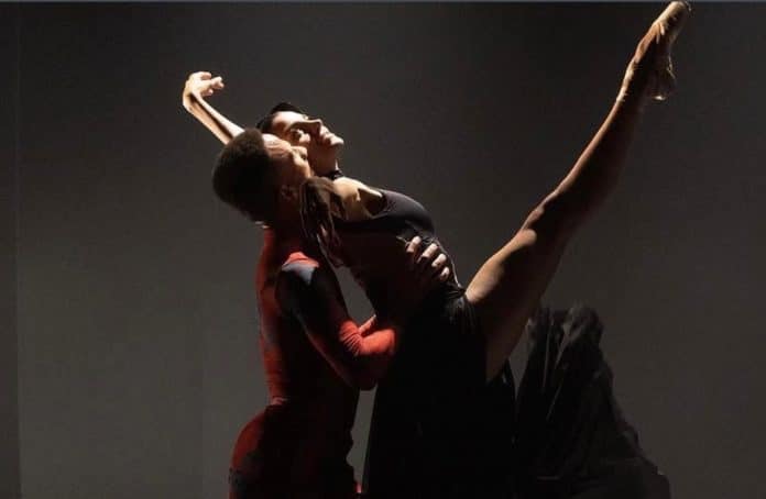 Evanescência, ballet sobre o Alzheimer, estreia no TeatroTotal Energies e é inspirado na história real do coreógrafo Éric Frédéric