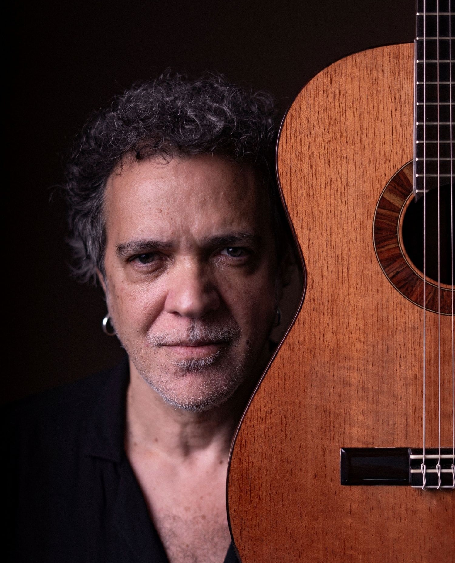 revistaprosaversoearte.com - Paulinho Moska apresenta 'Os Viol&otilde;es F&ecirc;nix do Museu Nacional' na Caixa Cultural Rio