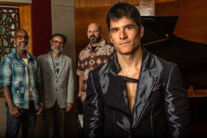 Álbum reúne Rodrigo Vellozo, Rodrigo Campos, Thiago França e Fumaça em releituras contemporâneas da obra de Benito Di Paula