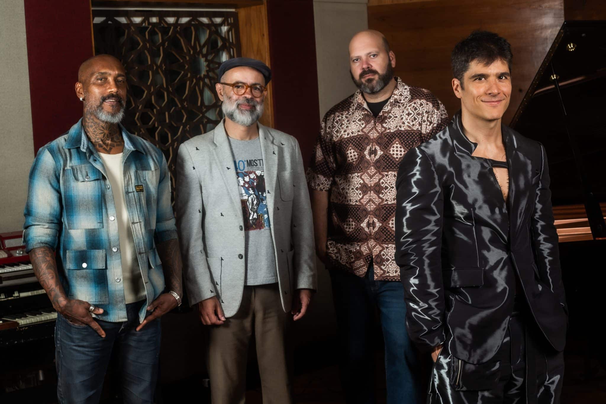 Álbum reúne Rodrigo Vellozo, Rodrigo Campos, Thiago França e Fumaça em releituras contemporâneas da obra de Benito Di Paula revistaprosaversoearte.com - Álbum reúne Rodrigo Vellozo, Rodrigo Campos, Thiago França e Fumaça em releituras contemporâneas da obra de Benito Di Paula