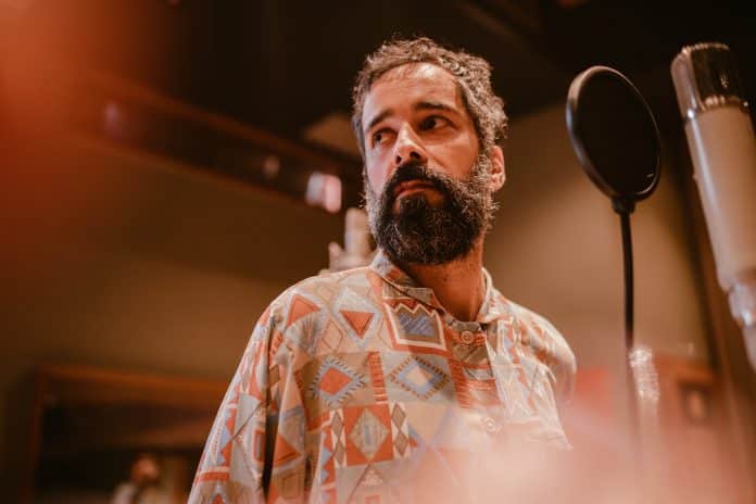 Rocinante lança em vinil Microarquiteturas, de Rafael Macedo & Pulando o Vitrô