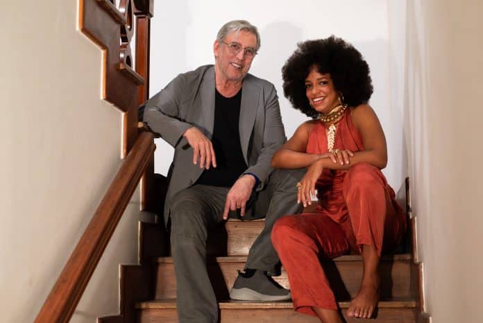 Juliane Gamboa lança ‘Coragem Mulher’, single com participação especial de Ivan Lins