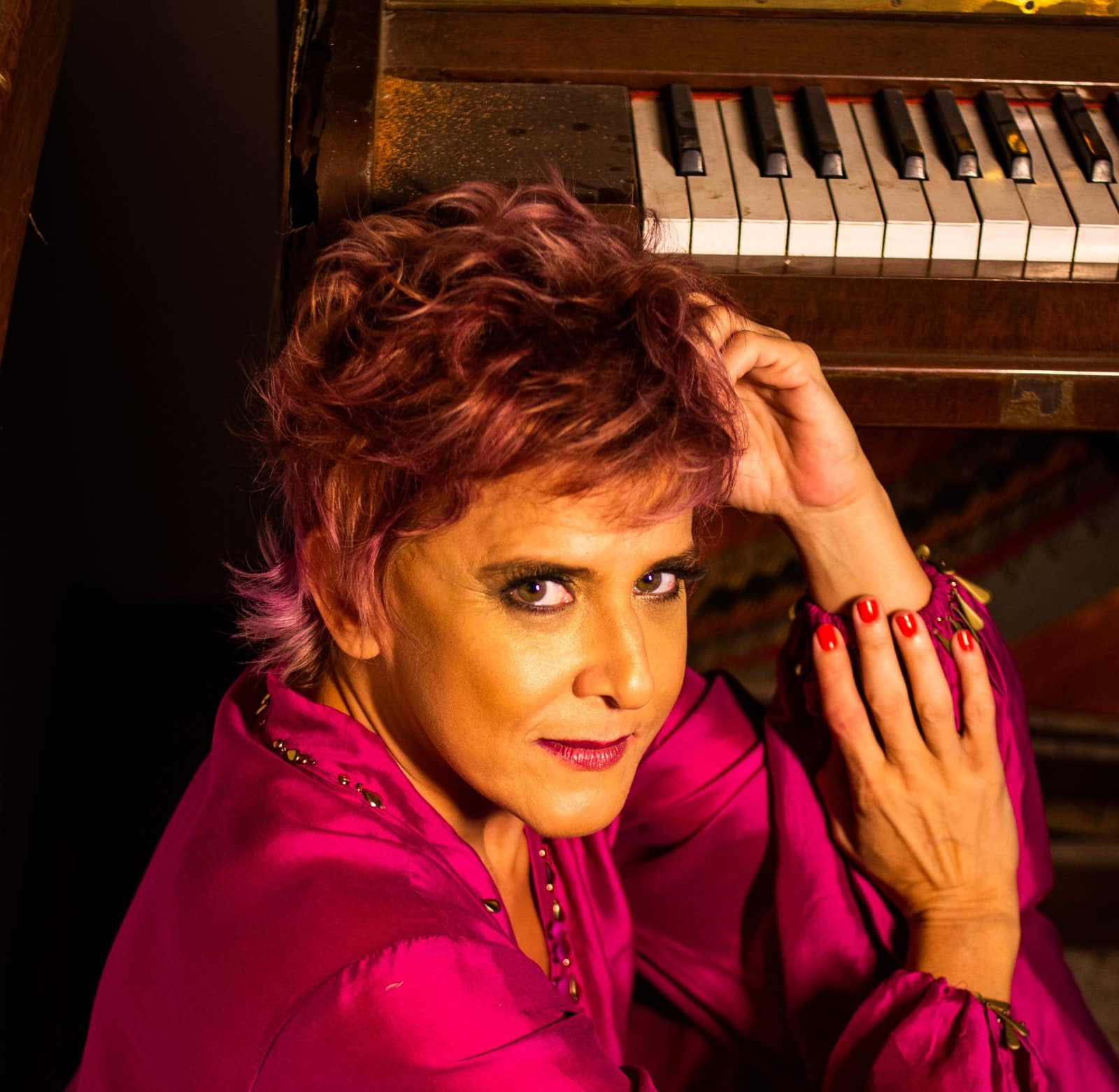 revistaprosaversoearte.com - Cris Delanno apresenta espet&aacute;culo 'Donateando' na Acaso Cultural
