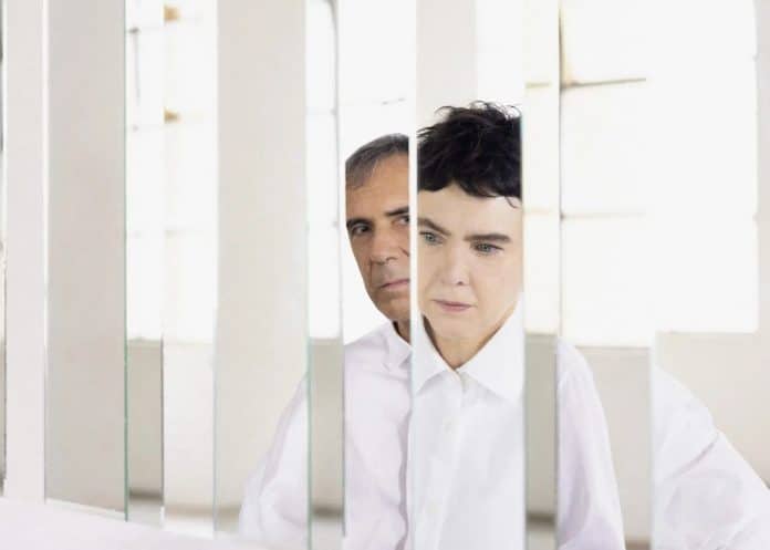 Arnaldo Antunes e Adriana Calcanhotto apresentam álbum ‘Vice-Versa’