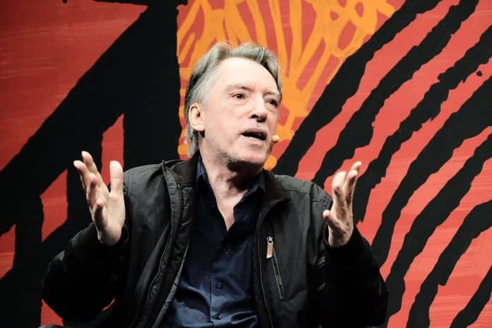 O sarau de poesia Ocupação Poética está chegando para mais uma edição no CCJF